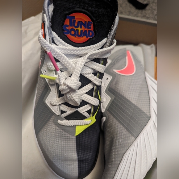 Nike sneakers - Picture 6 of 13